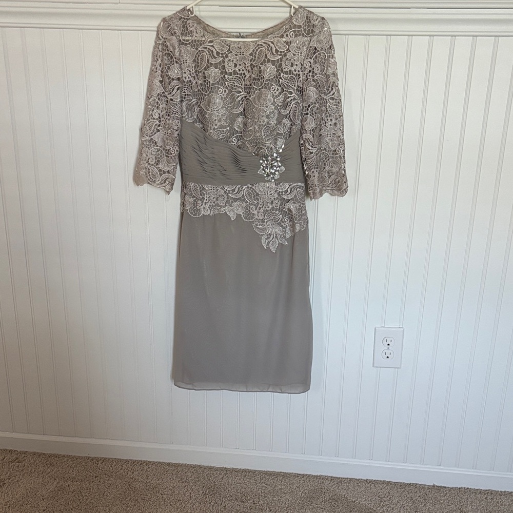 JJs House Elegant Lace Long Sleeve Dress in Gray